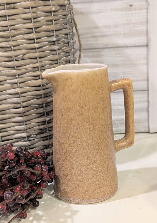 Chestnut Brown Pitcher