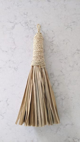 straw broom handheld