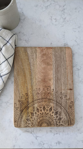 scandiNAVIEN mango wood cheese board with lasor cut design
