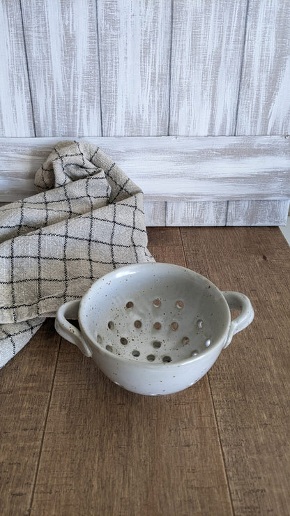 Stoneware Mini Colander