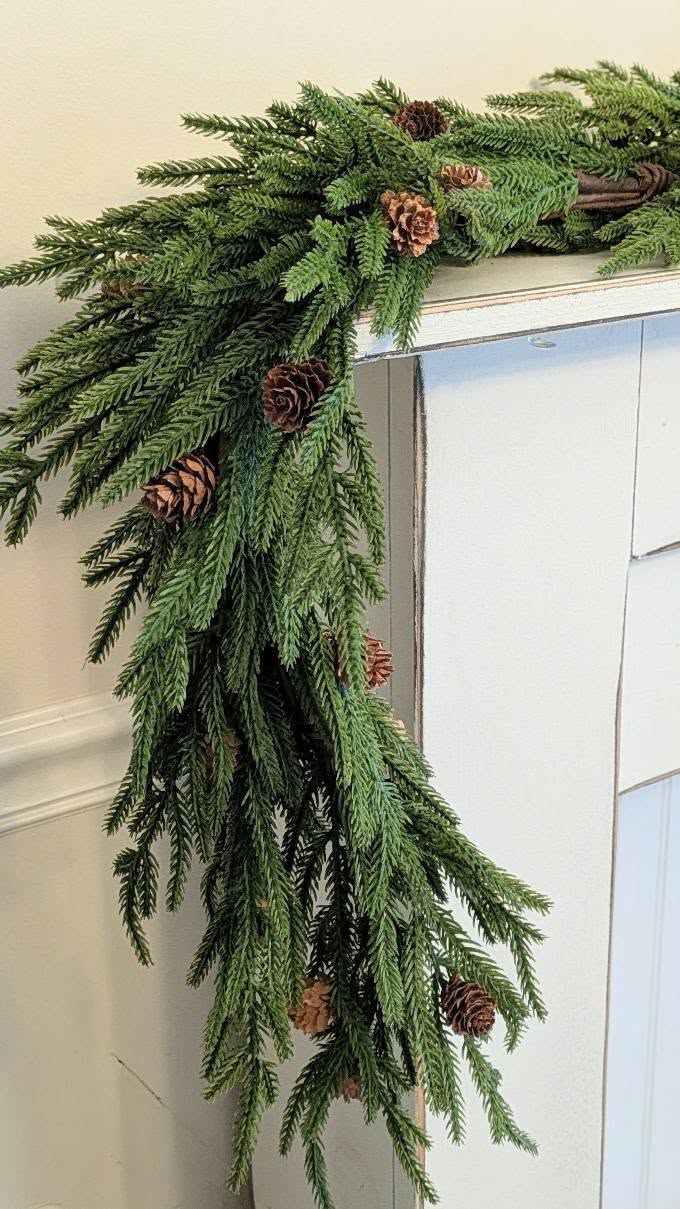 Evergreen Fir & Pinecone Garland