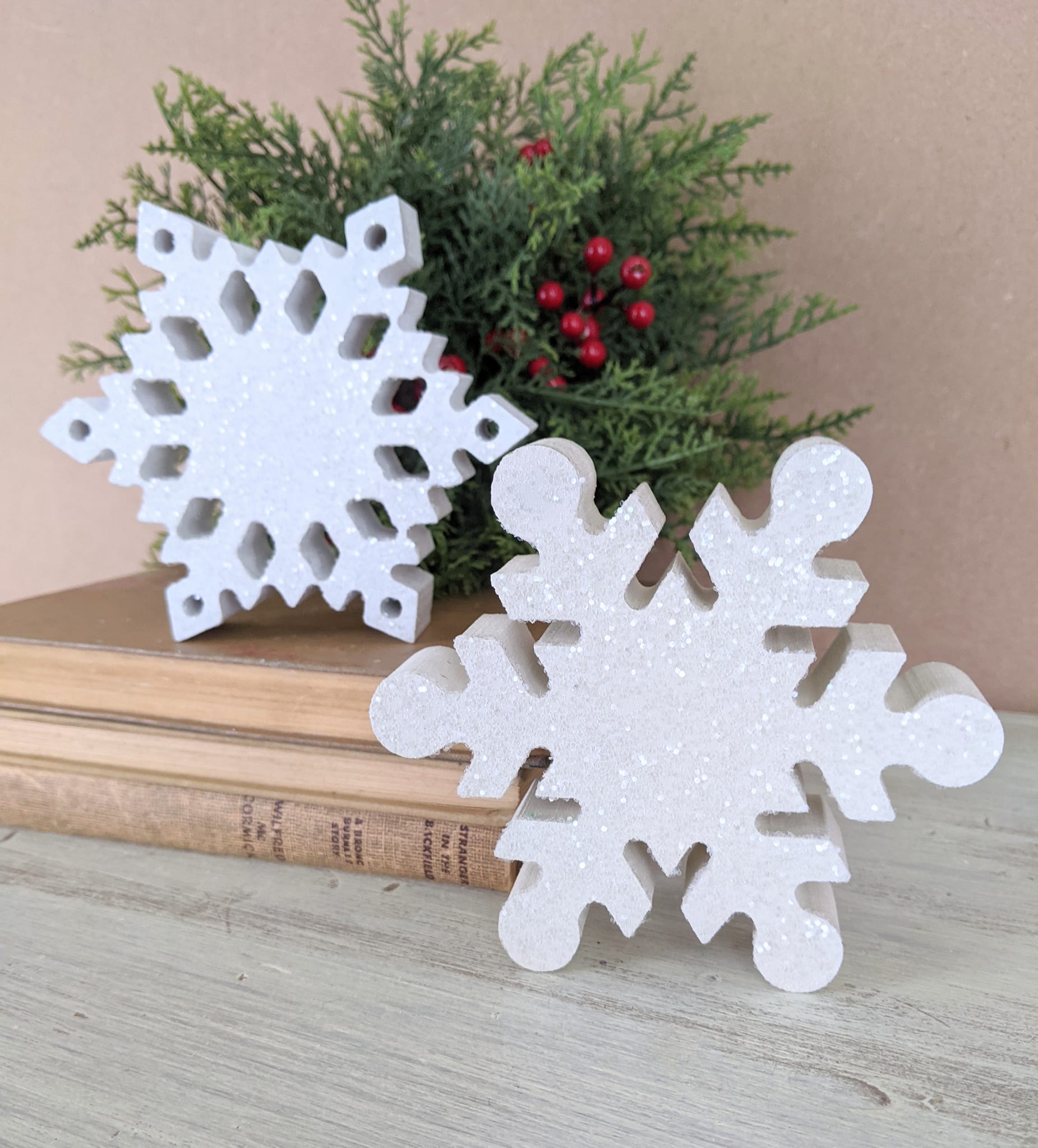 Wood Snowflake Sitter Set/2