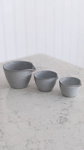 set of 3 batter bowl measuring cups